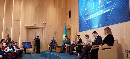 ҚР Президенті Архивінің сарапшылар клубы: саладағы цифрлық өзгерістер мен ЖИ мүмкіндіктері фото галереи 9